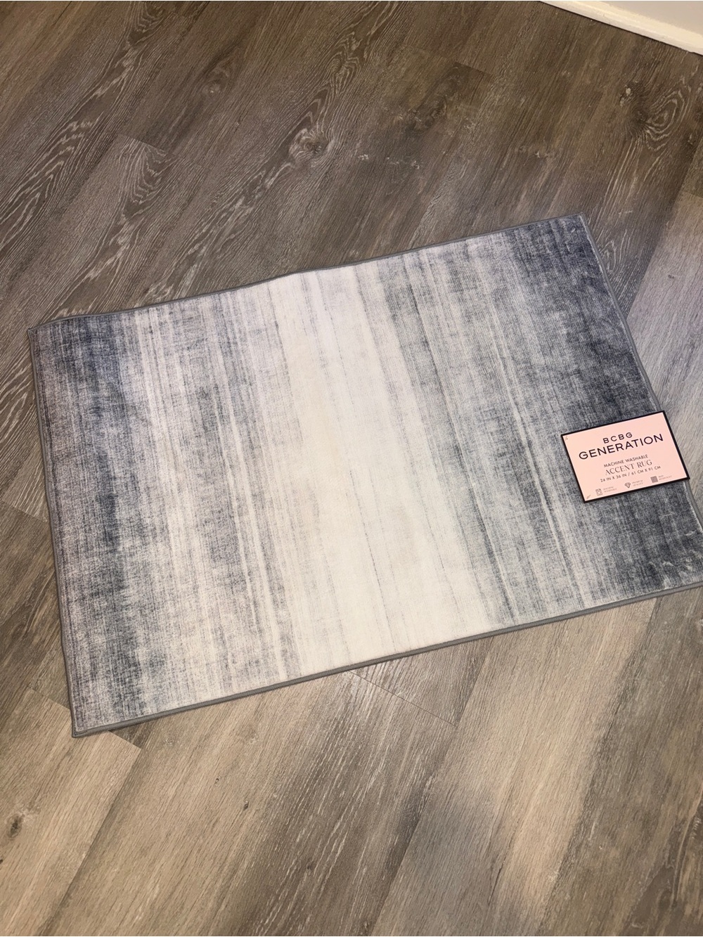 🆕 Gray/White accent rug